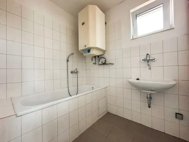Pronájem bytu 2+1, Praha - Horní Počernice, Lipí, 40 m2