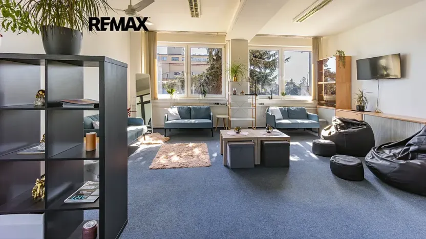 Pronájem kanceláře, Česká Lípa, Děčínská, 350 m2