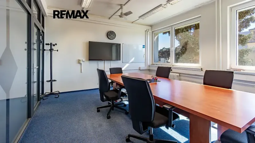 Pronájem kanceláře, Česká Lípa, Děčínská, 350 m2