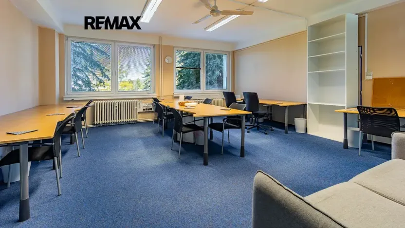 Pronájem kanceláře, Česká Lípa, Děčínská, 350 m2