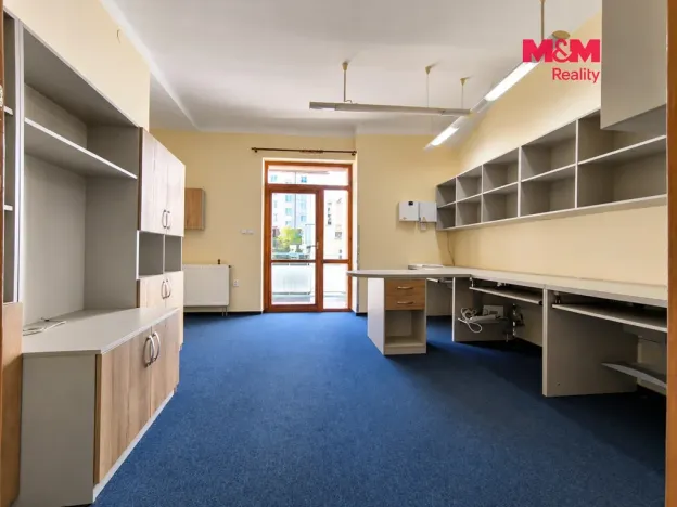 Pronájem kanceláře, Ledeč nad Sázavou, Husovo náměstí, 85 m2