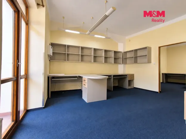Pronájem kanceláře, Ledeč nad Sázavou, Husovo náměstí, 85 m2
