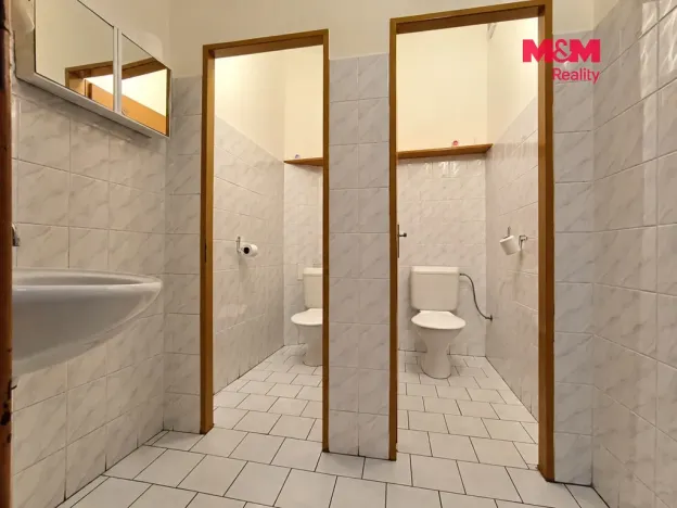 Pronájem kanceláře, Ledeč nad Sázavou, Husovo náměstí, 85 m2