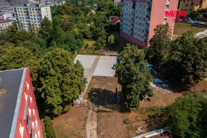 Prodej komerčního pozemku, Ústí nad Labem, Žukovova, 1706 m2