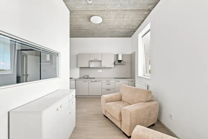 Pronájem kanceláře, Praha - Uhříněves, Bečovská, 32 m2