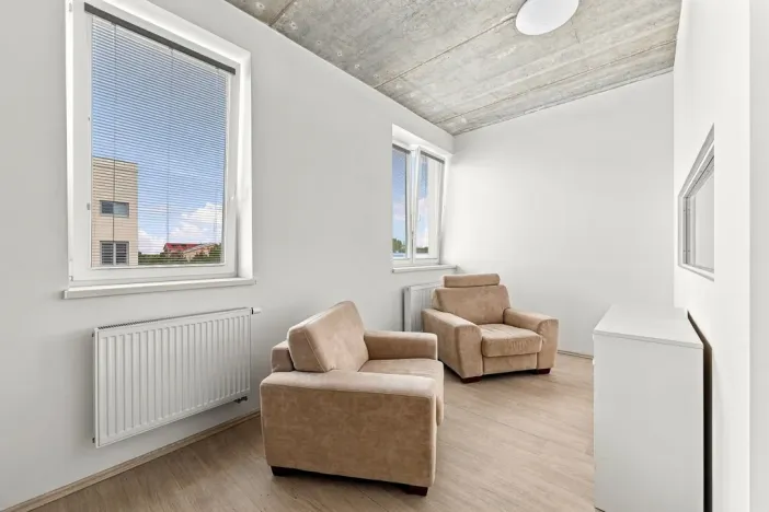 Pronájem kanceláře, Praha - Uhříněves, Bečovská, 32 m2