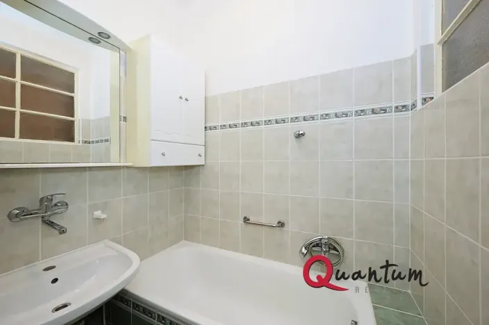 Pronájem bytu 1+1, Praha - Hradčany, Tychonova, 46 m2