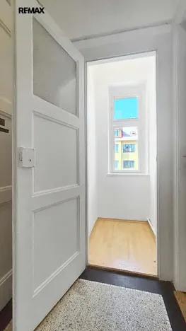 Pronájem bytu 1+1, Praha - Smíchov, Fráni Šrámka, 47 m2