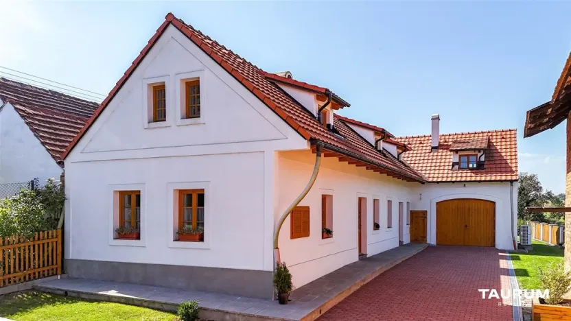 Prodej rodinného domu, Bujesily, 303 m2
