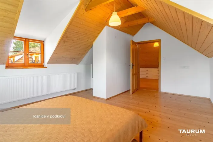 Prodej rodinného domu, Bujesily, 303 m2