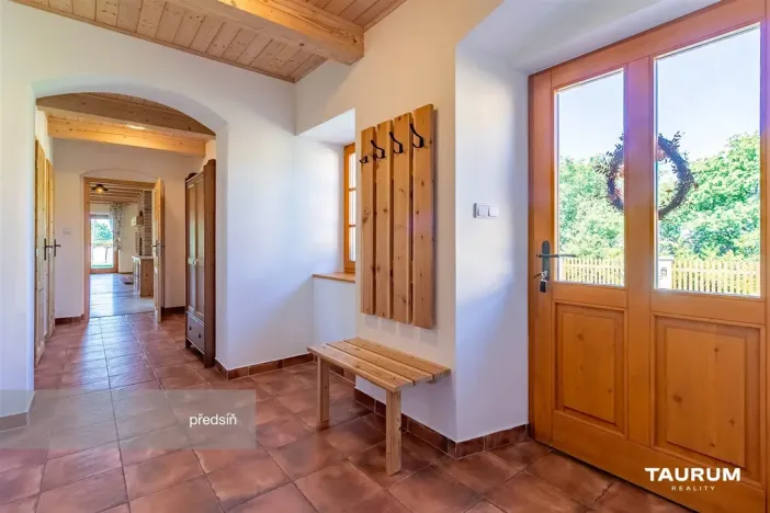 Prodej rodinného domu, Bujesily, 303 m2