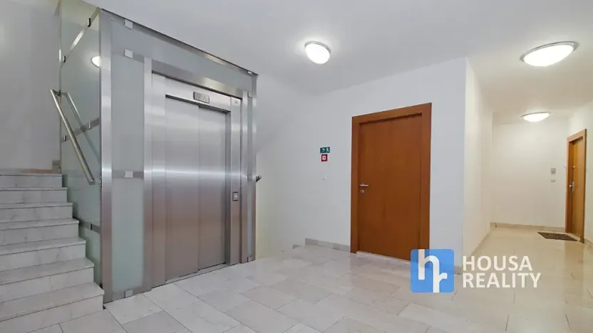 Pronájem bytu 2+kk, Praha - Vysočany, Nepilova, 50 m2