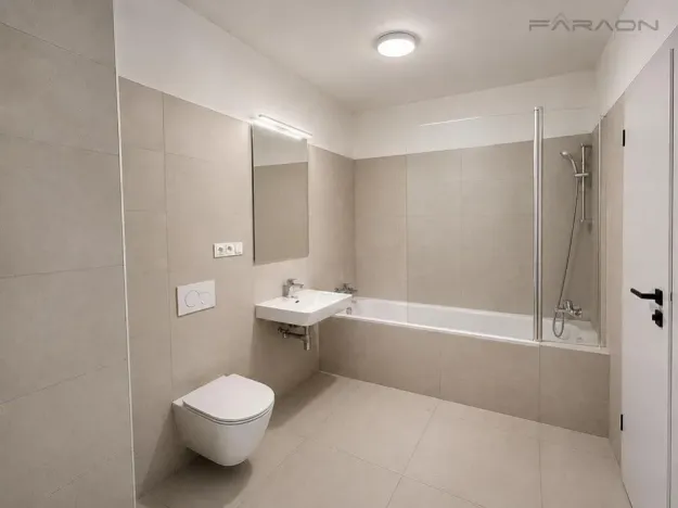 Pronájem bytu 2+kk, Praha - Karlín, Švarcova, 56 m2