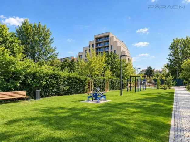 Pronájem bytu 2+kk, Praha - Karlín, Švarcova, 56 m2