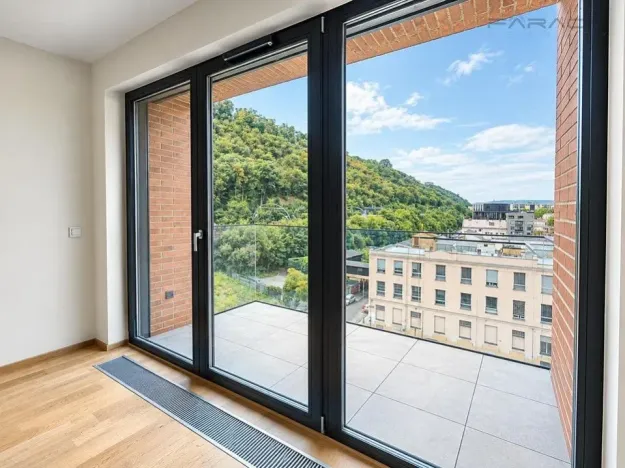 Pronájem bytu 2+kk, Praha - Karlín, Švarcova, 56 m2