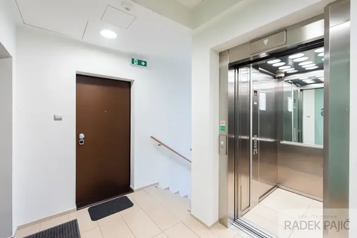 Pronájem bytu 1+kk, Praha - Nusle, K sídlišti, 49 m2