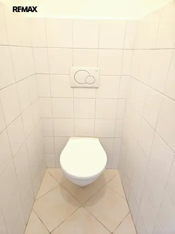 Pronájem bytu 4+1, Praha - Staré Město, Husova, 66 m2