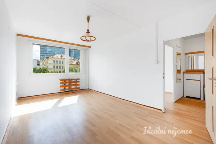 Pronájem bytu 2+kk, Praha, Ohradní, 42 m2