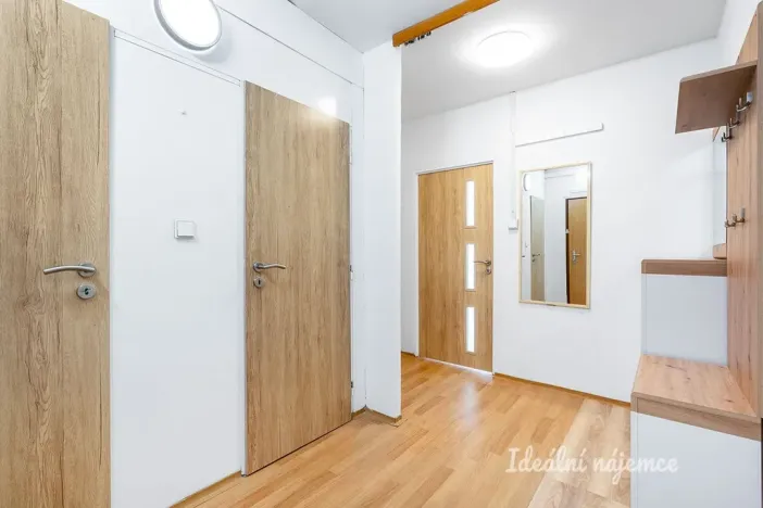 Pronájem bytu 2+kk, Praha, Ohradní, 42 m2