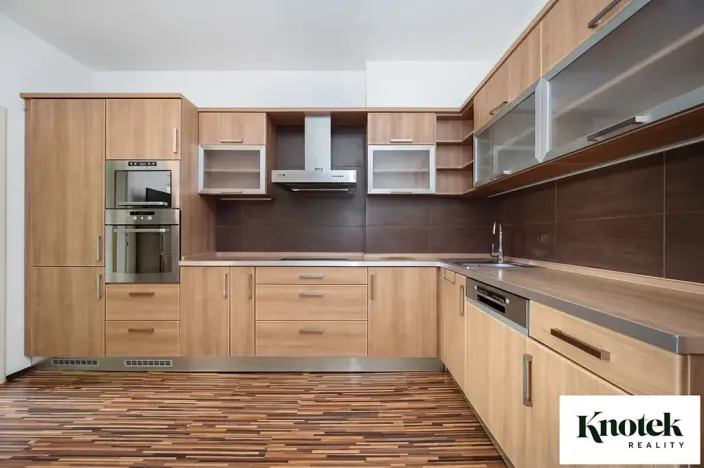 Prodej bytu 2+1, Brno, Staňkova, 82 m2