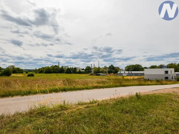 Prodej komerčního pozemku, Úsilné, 1700 m2