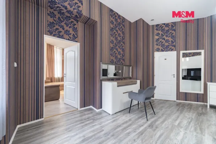 Prodej bytu 5+1, Karlovy Vary, nábřeží Jana Palacha, 340 m2