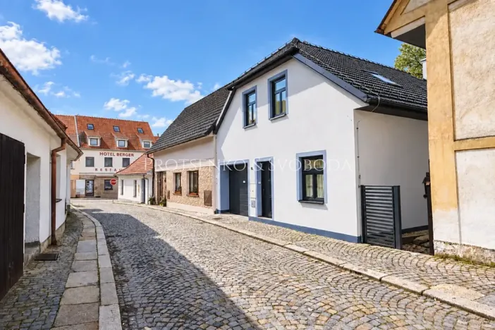 Prodej rodinného domu, Kamenice nad Lipou, Dobšova, 215 m2