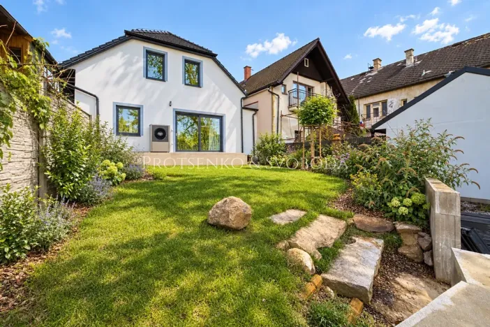 Prodej rodinného domu, Kamenice nad Lipou, Dobšova, 215 m2