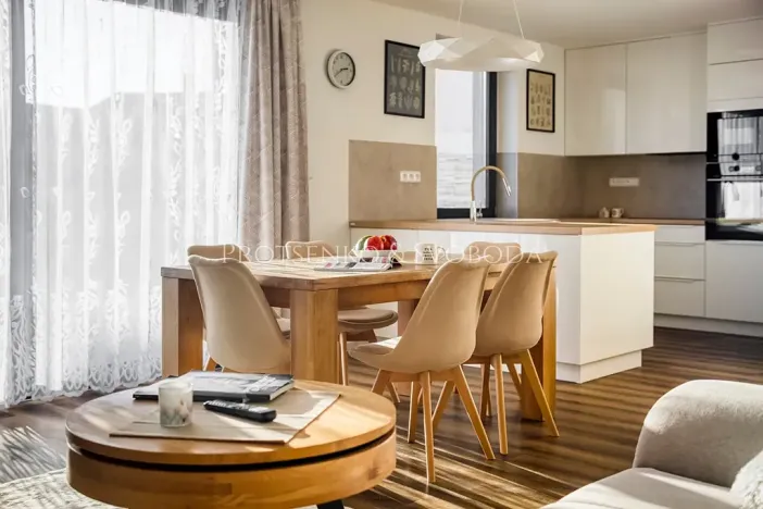 Prodej rodinného domu, Kamenice nad Lipou, Dobšova, 215 m2