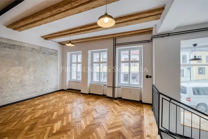 Pronájem obchodního prostoru, Třebíč, Hasskova, 127 m2