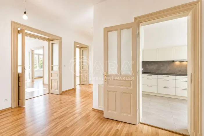 Pronájem bytu 2+1, Praha - Staré Město, Kaprova, 84 m2