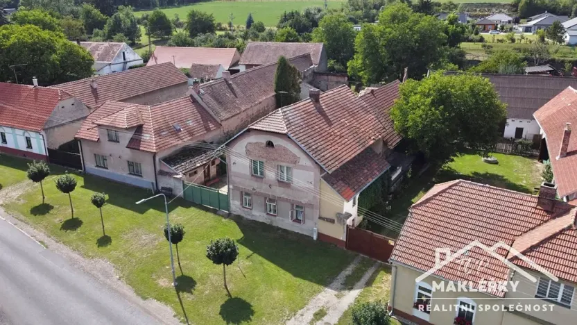 Prodej rodinného domu, Močovice, 168 m2