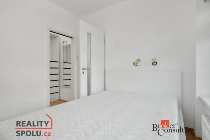Prodej bytu 2+1, Praha - Bubeneč, V. P. Čkalova, 51 m2