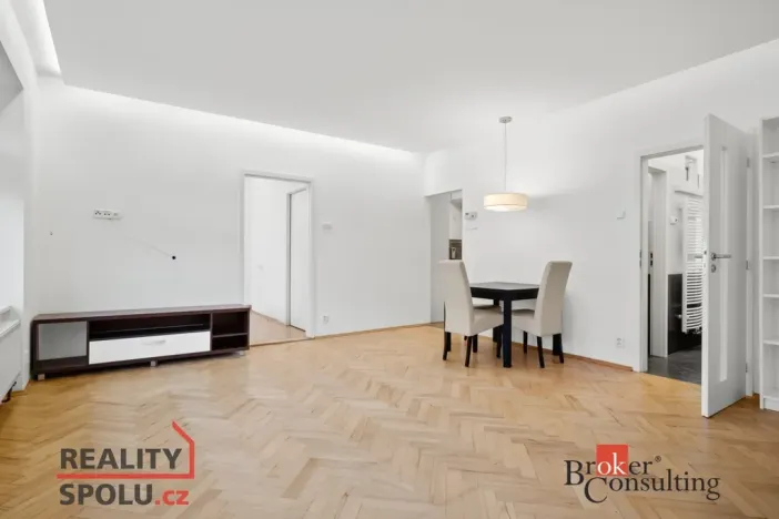 Prodej bytu 2+1, Praha - Bubeneč, V. P. Čkalova, 51 m2