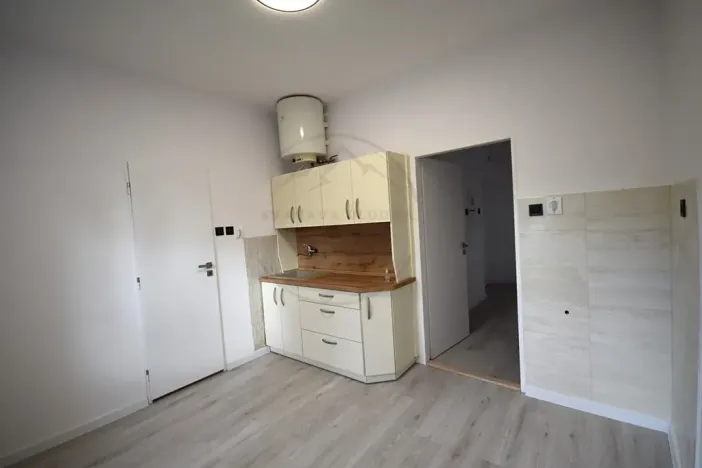 Prodej bytu 1+1, Lipová-lázně, 32 m2