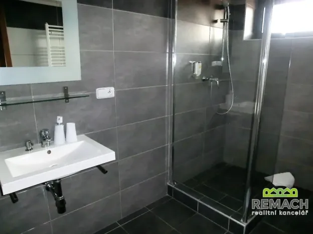 Pronájem ubytování, Blatnička, 830 m2