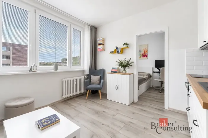 Pronájem bytu 2+kk, Praha - Hlubočepy, Lamačova, 32 m2