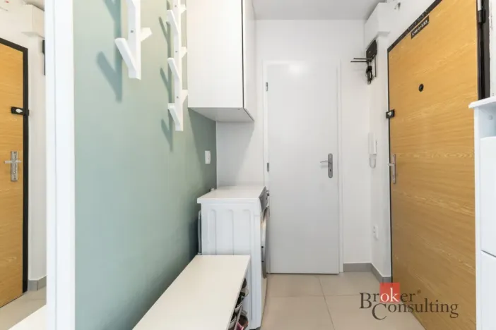 Pronájem bytu 2+kk, Praha - Hlubočepy, Lamačova, 32 m2