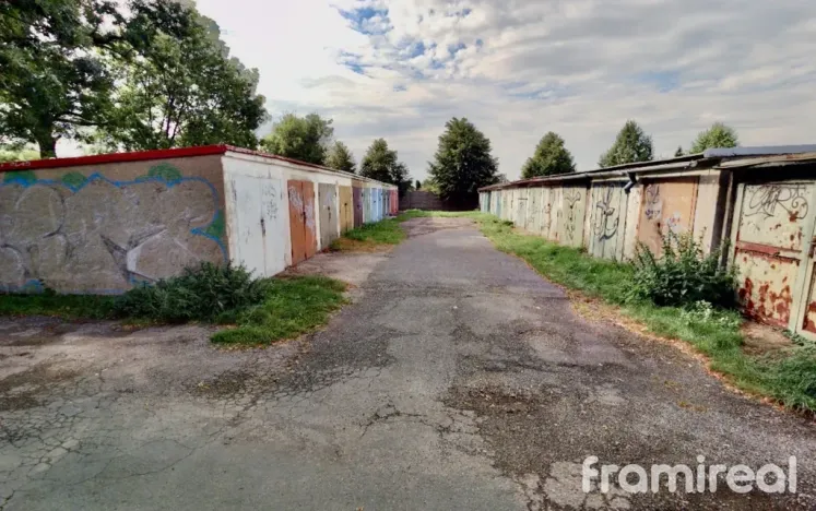 Prodej garáže, Brno, Jezerní, 18 m2