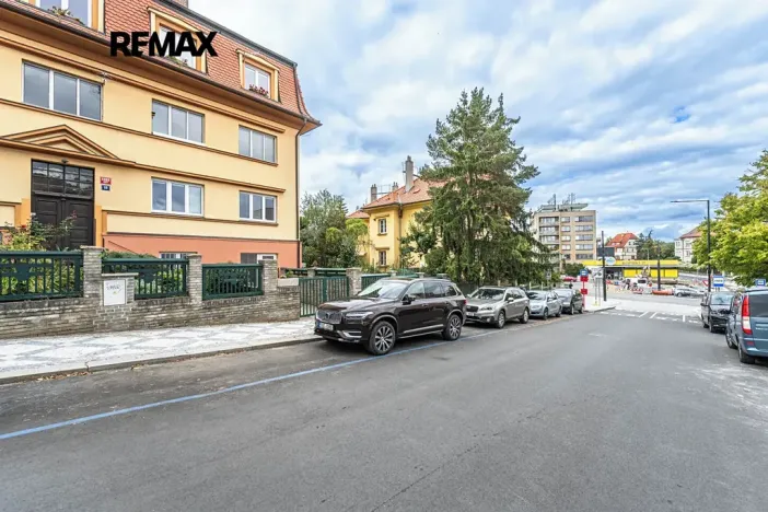 Pronájem kanceláře, Praha - Smíchov, U smíchovského hřbitova, 53 m2