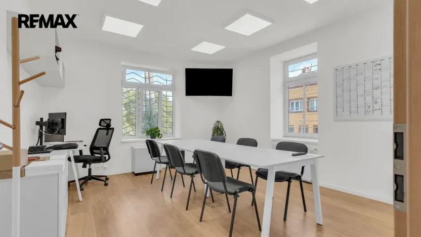 Prodej kanceláře, Třebíč - Stařečka, Sucheniova, 410 m2