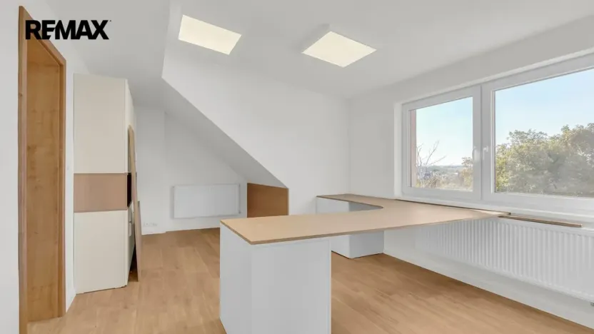 Prodej kanceláře, Třebíč - Stařečka, Sucheniova, 410 m2