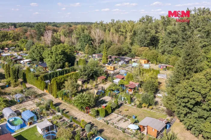 Prodej zahrady, Rybitví, 185 m2