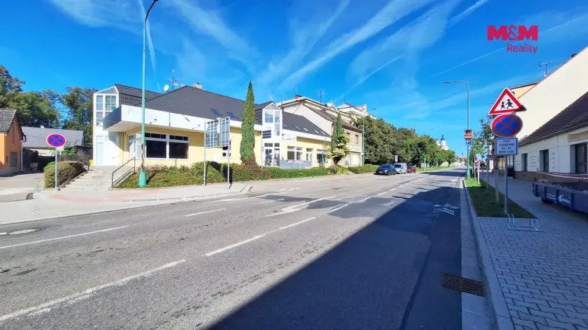 Pronájem obchodního prostoru, Chlumec nad Cidlinou - Chlumec nad Cidlinou IV, Kozelkova, 24 m2