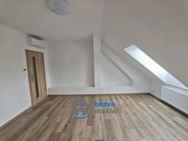 Pronájem bytu 3+1, Pardubice, K Višňovce, 88 m2