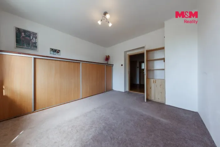 Prodej bytu 3+1, Karlovy Vary, Jiráskova, 74 m2