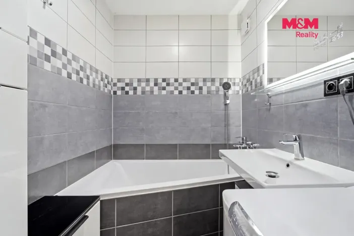 Prodej bytu 3+1, Jablonec nad Nisou - Mšeno nad Nisou, Mechová, 72 m2