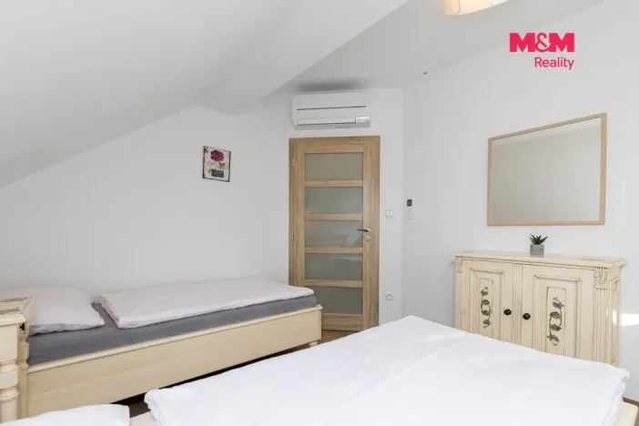 Prodej činžovního domu, Dříteč, 244 m2