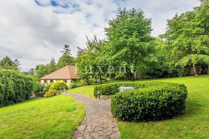 Prodej ubytování, Třebotov, U Tvrze, 2500 m2
