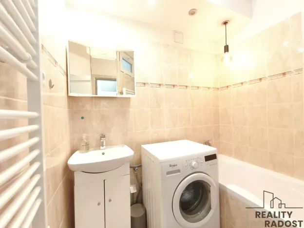 Pronájem bytu 2+1, Holešov, Třešňové sady, 56 m2
